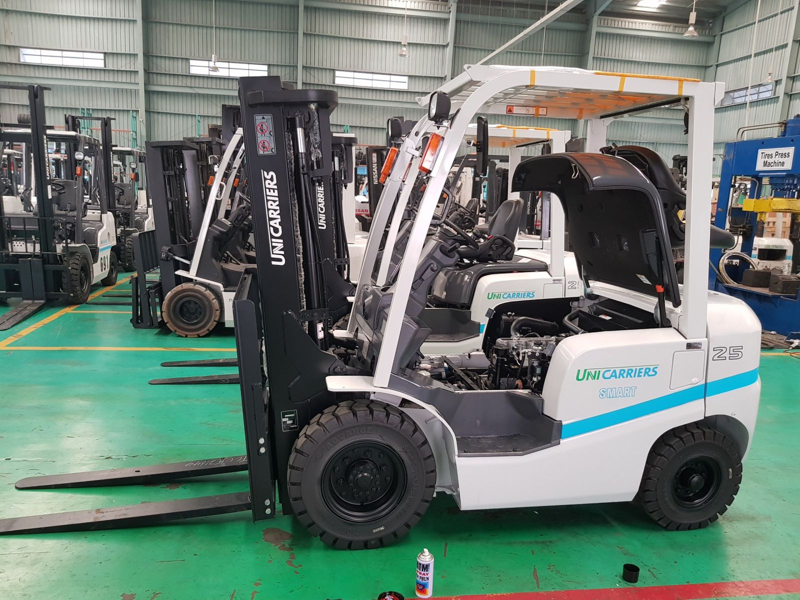 XE NÂNG DẦU 3 TẤN NÂNG CAO 3M, 4M, 5M SMART NISSAN UNICARRIERS.