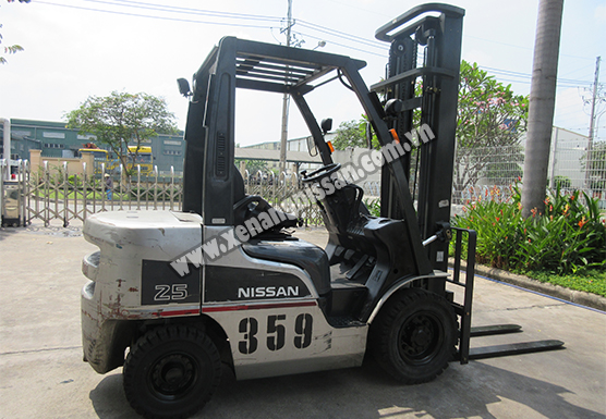 Xe nâng dầu đã qua sử dụng 2.5 tấn- nâng cao 3 mét