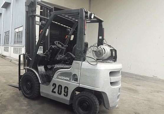 Xe nâng gas cũ 2.5 tấn
